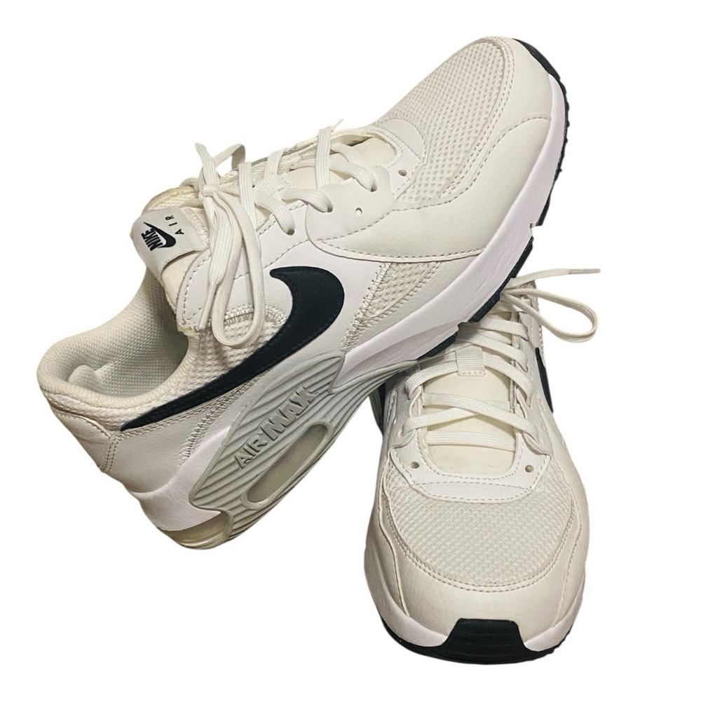 Women’s Nike Air Max Excee Size 8.5 White/Black CD5432-101